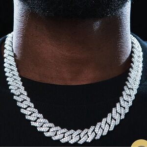 14mm iced prong 20” cuban chain necklace. New without tags.